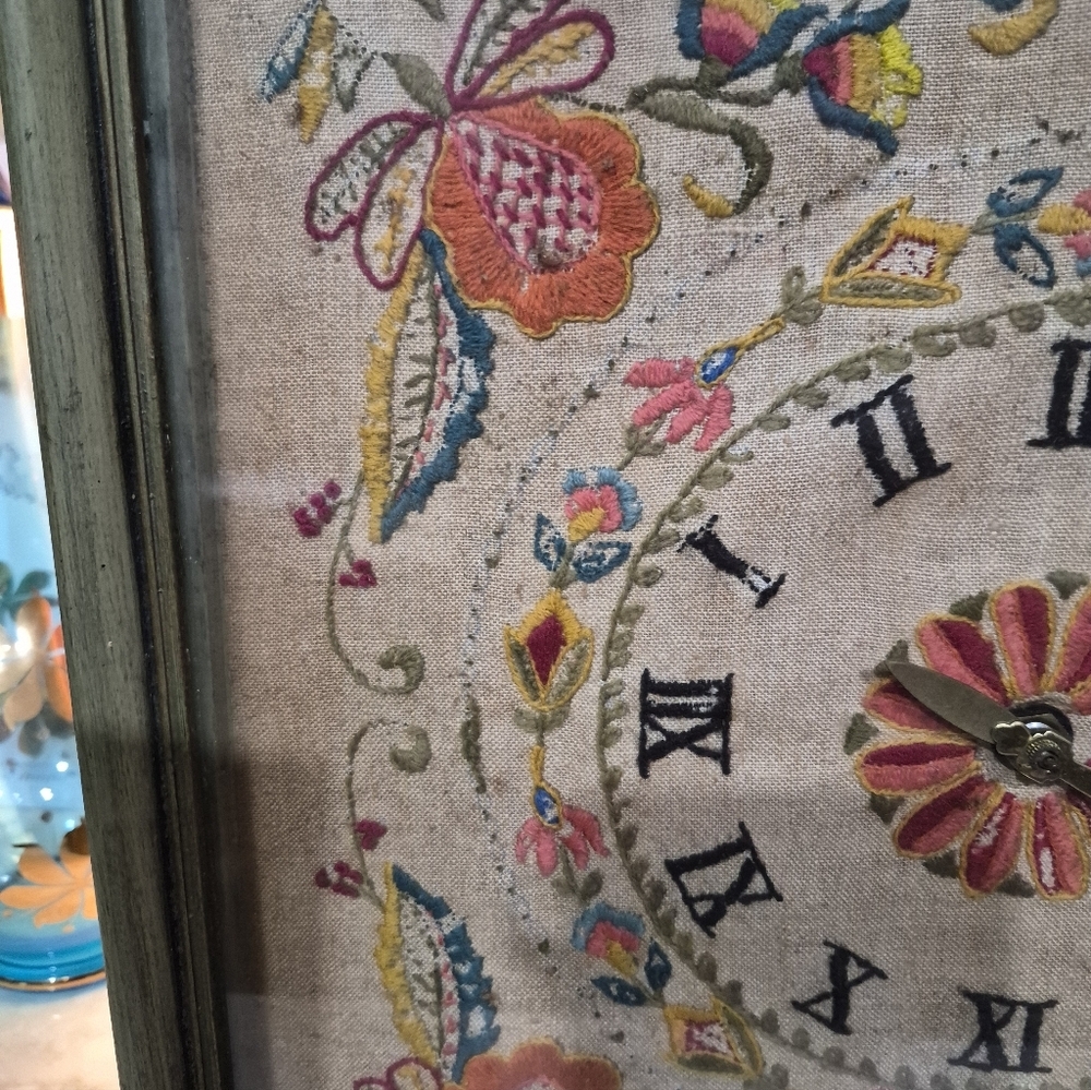 Vintage Embroidery Shadow Box Wall Clock, 60s, 70s - Picture 3 of 6